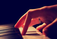 巴塞意外输球 西甲头名位置岌岌可危.